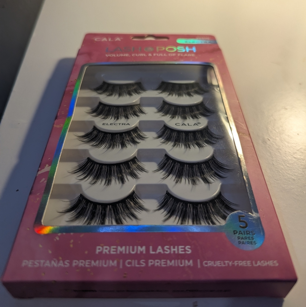 Cala false lashes